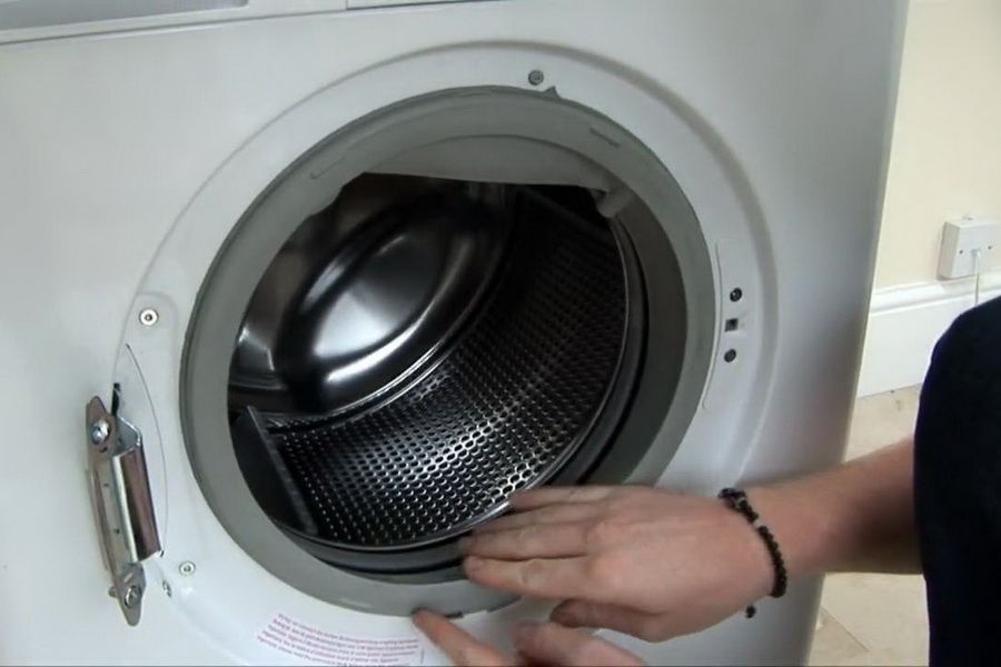 Заміна манжети люка пральної машини